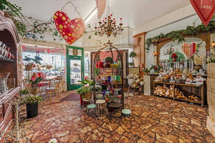 More Photos Of 1405-1415 N Van Ness Ave, Fresno Storefront For Sale