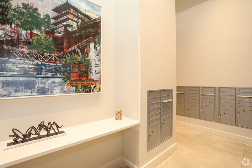 More Photos Of 11830 Sunrise Valley Dr, Reston Apartments For Lease