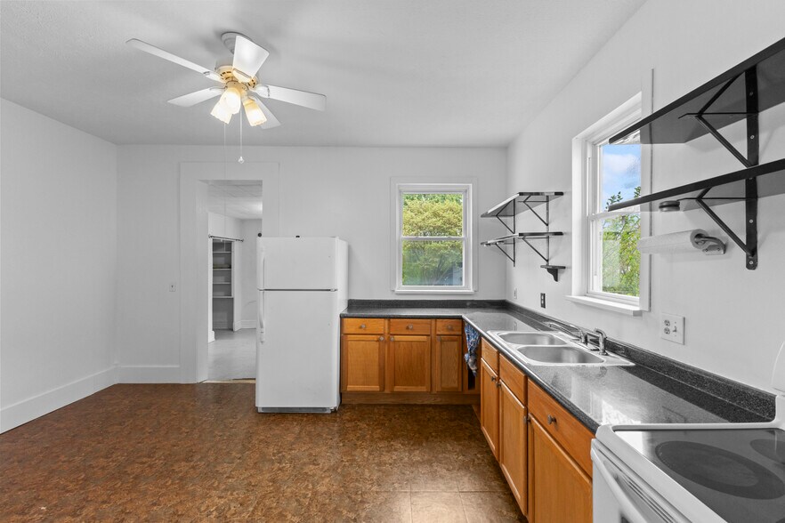 More Photos Of 4103 Broadway, Grove City Freestanding For Sale