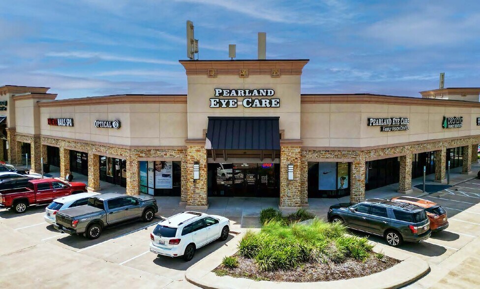 More Photos Of 8498 S Sam Houston Pky E, Houston Freestanding For Sale