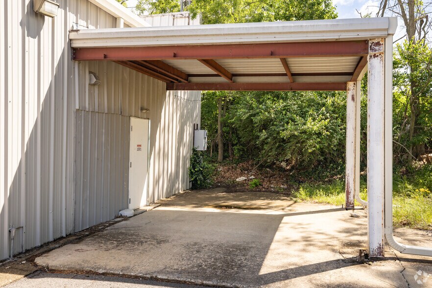 More Photos Of 1021 US Highway 45 N, Eldorado Freestanding For Sale