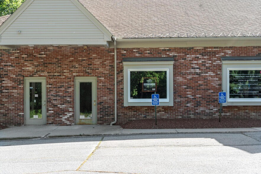 More Photos Of 225 Groton Rd, Westford Storefront Retail Office For Lease