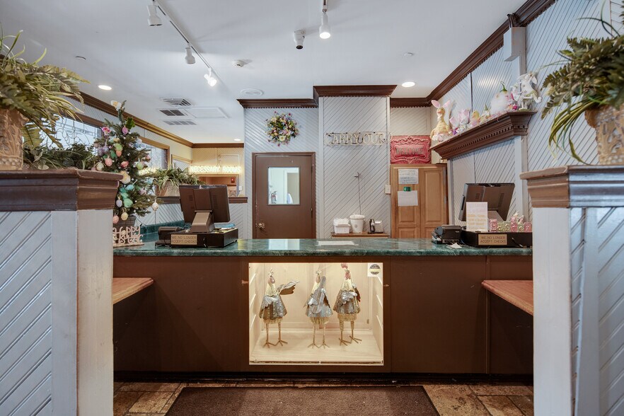 More Photos Of 1226 Main St, Southaven Restaurant For Sale