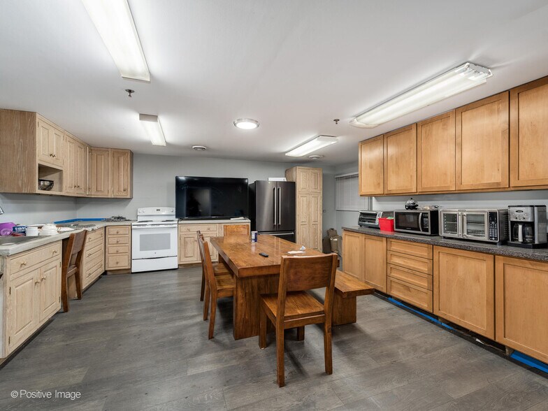 More Photos Of 2525 S Wabash Ave, Chicago Industrial For Sale
