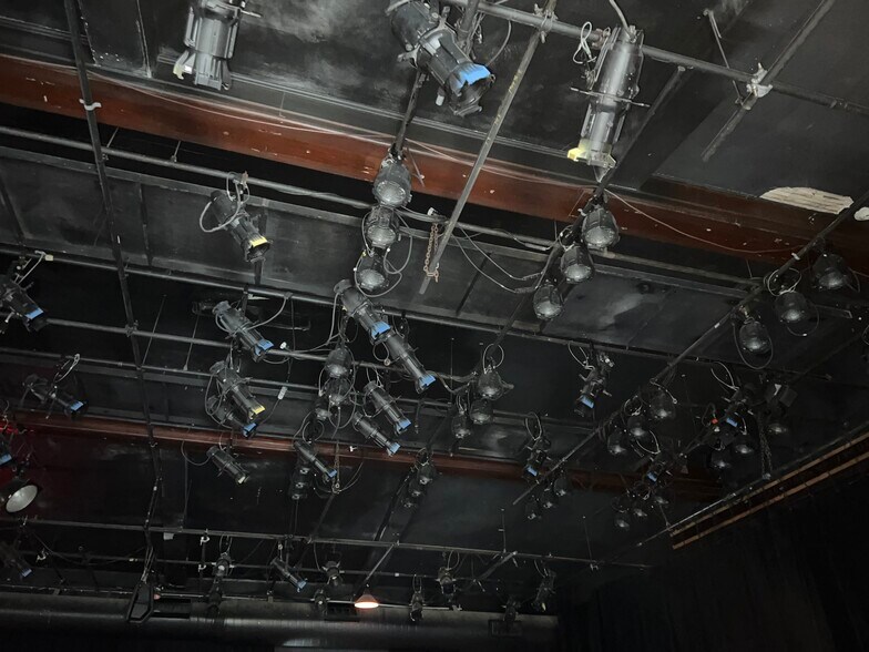 More Photos Of 28 Market St, Warren Theater Concert Hall For Sale