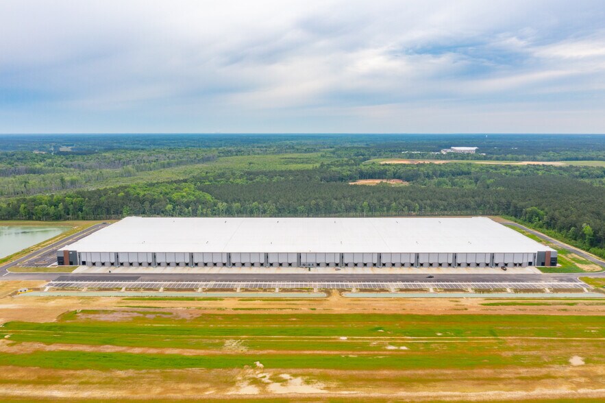 More Photos Of 420 Strathmore Rd, Summerville Unknown For Lease