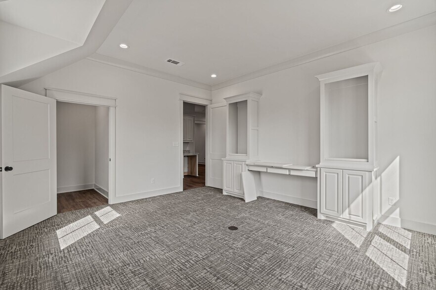 More Photos Of 4194 MS-589, Sumrall Office For Sale