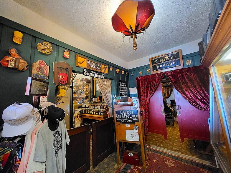 More Photos Of 1209 W 7th St, Joplin Office For Sale