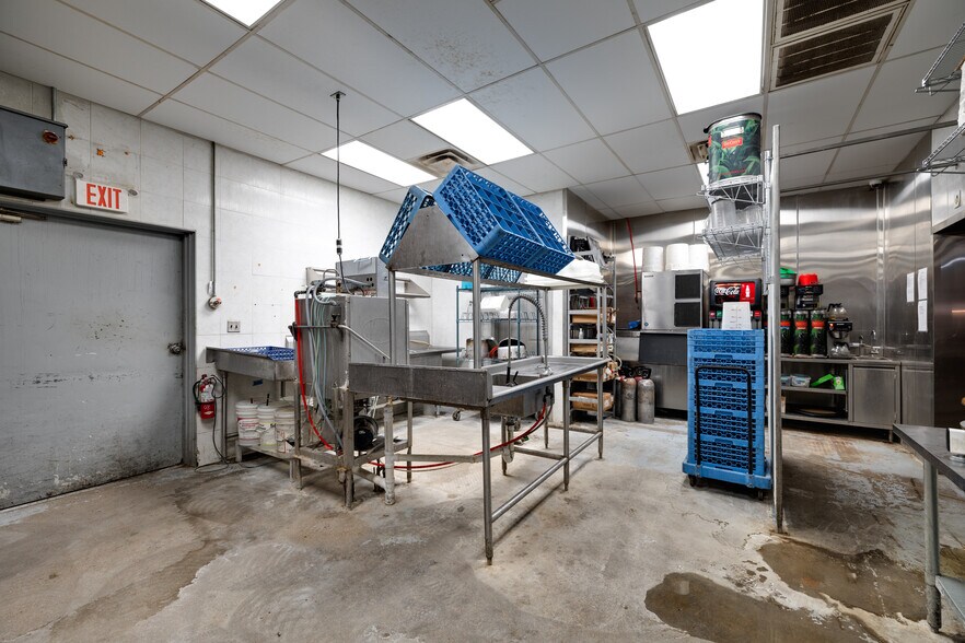 More Photos Of 8336 TX 570, San Angelo Restaurant For Sale