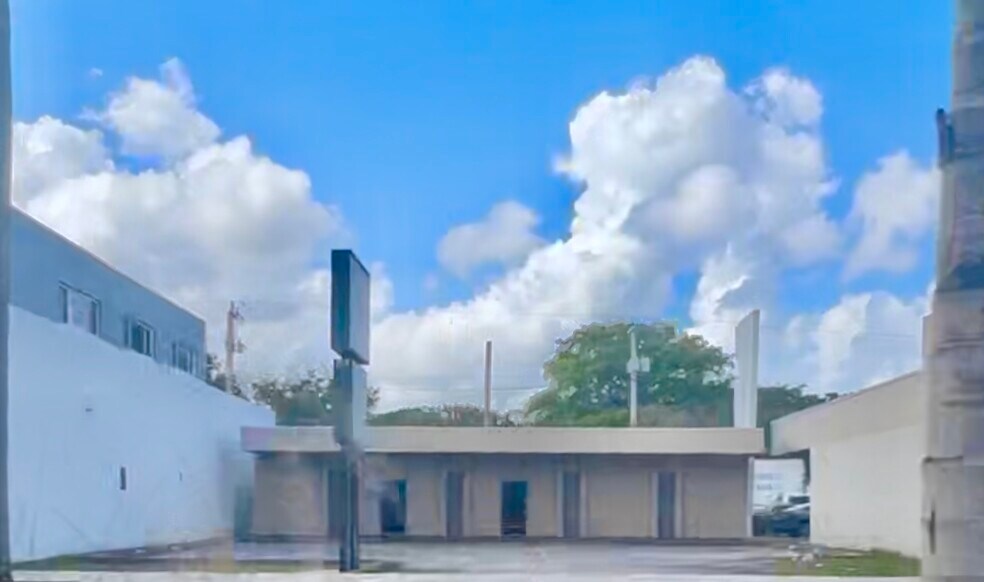 Primary Photo Of 2739 Hollywood Blvd, Hollywood Office Residential For Lease