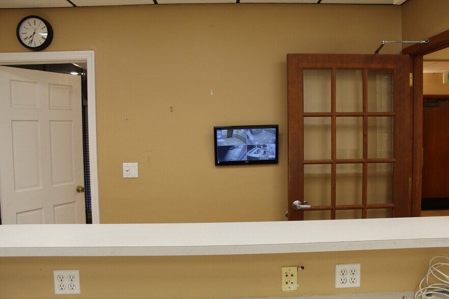 More Photos Of 7800 W Oakland Park Blvd, Sunrise Medical For Lease