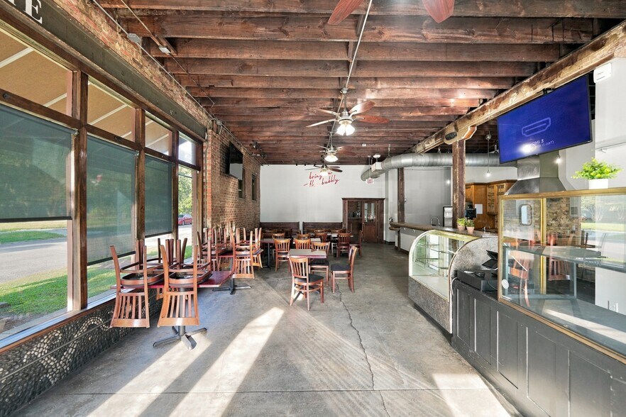 More Photos Of 1602-1608 Walnut St, Jacksonville Restaurant For Sale