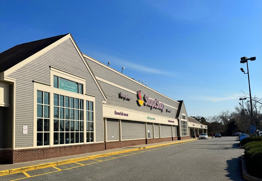 Primary Photo Of 1 Faunce Corner Rd, Dartmouth Unknown For Lease