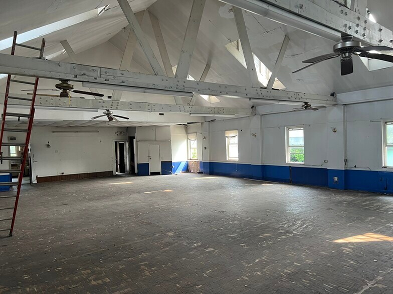 More Photos Of 3840 Bladensburg Rd, Brentwood Police Fire Station For Lease