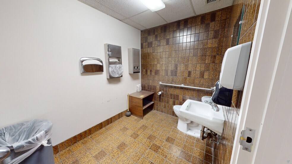 More Photos Of 1005 W 4th St, Winnemucca Bank For Sale