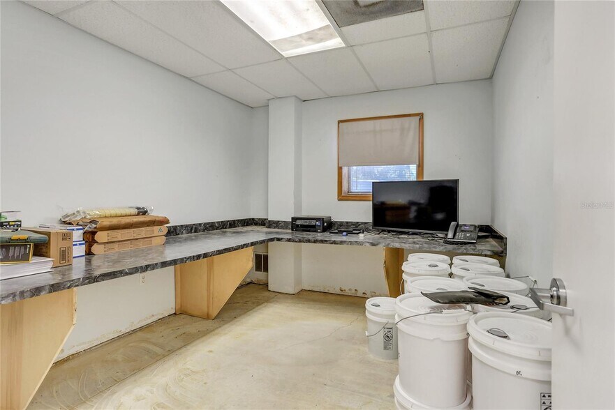 More Photos Of 875 Lakeview Dr, Deland Warehouse For Sale