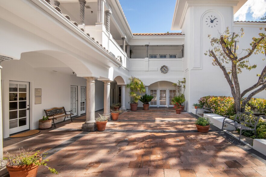 More Photos Of 28040 Dorothy Dr, Agoura Hills Medical For Lease