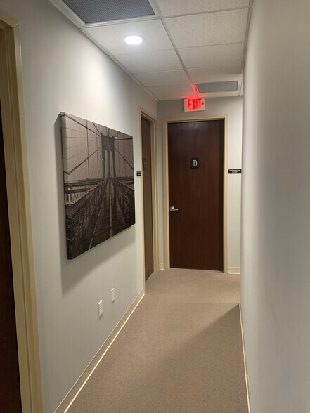 More Photos Of 2604 Cypress Ridge Blvd, Wesley Chapel Office For Lease
