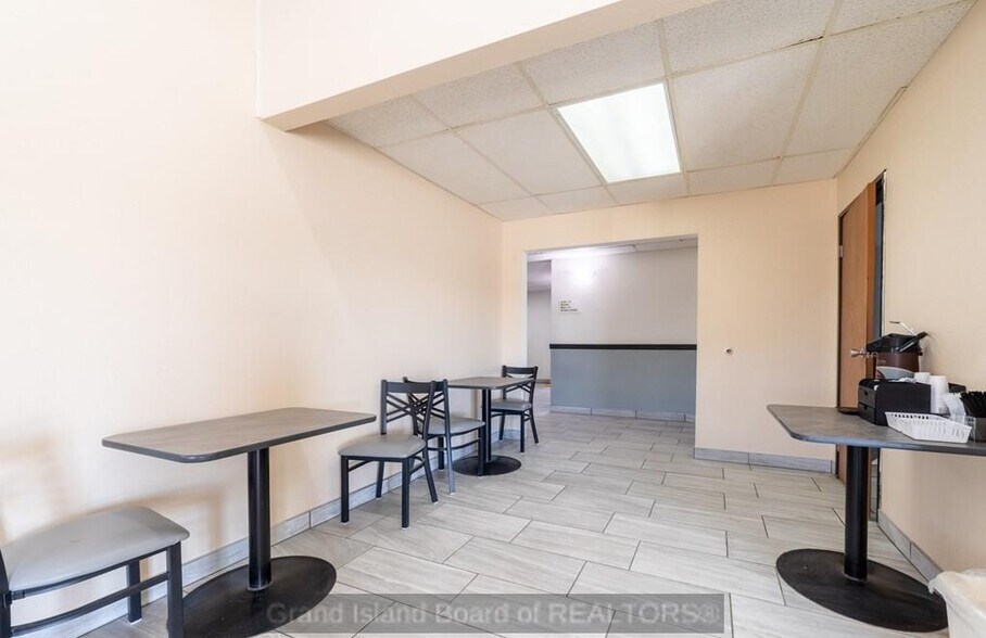 More Photos Of 3205 S Locust St, Grand Island Hotel For Sale