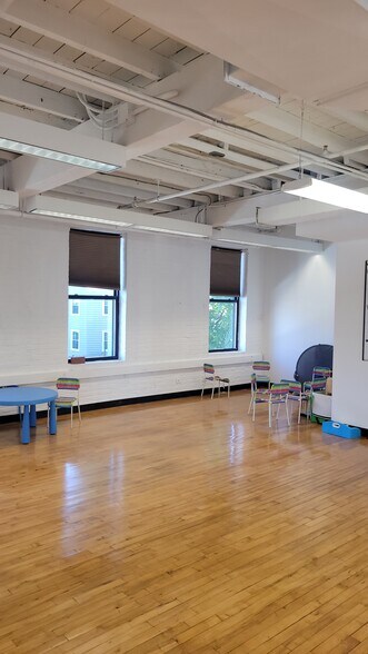 More Photos Of 90 Hamilton St, Cambridge Office For Sale