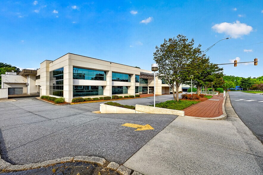 More Photos Of 240-250 Charlois Blvd, Winston-Salem Medical For Lease