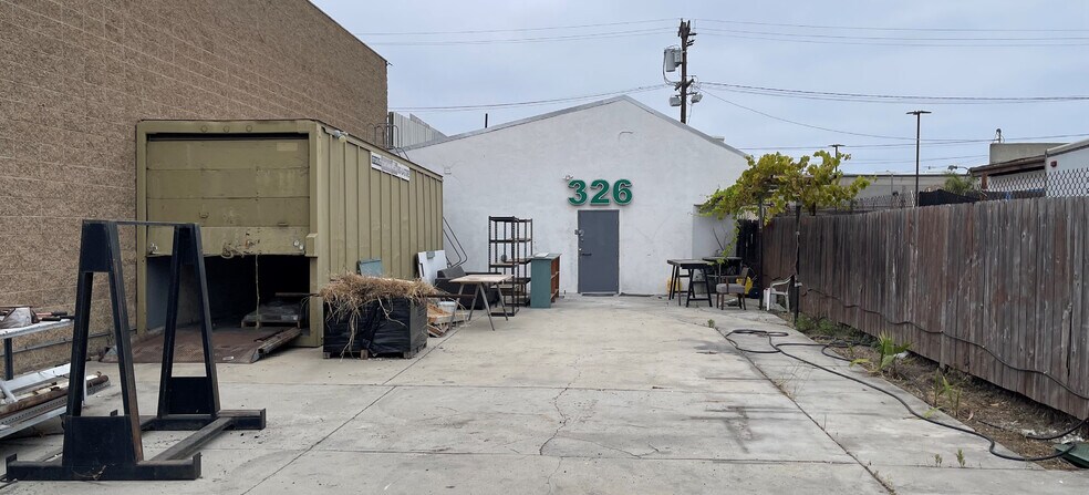Primary Photo Of 326 N Avalon Blvd, Wilmington Service For Sale