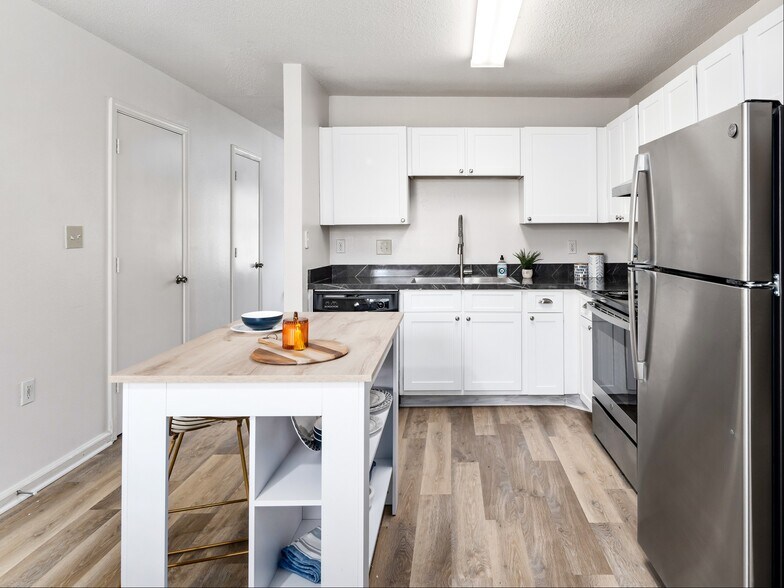 More Photos Of 5600 Salem Run Blvd, Fredericksburg Apartments For Sale