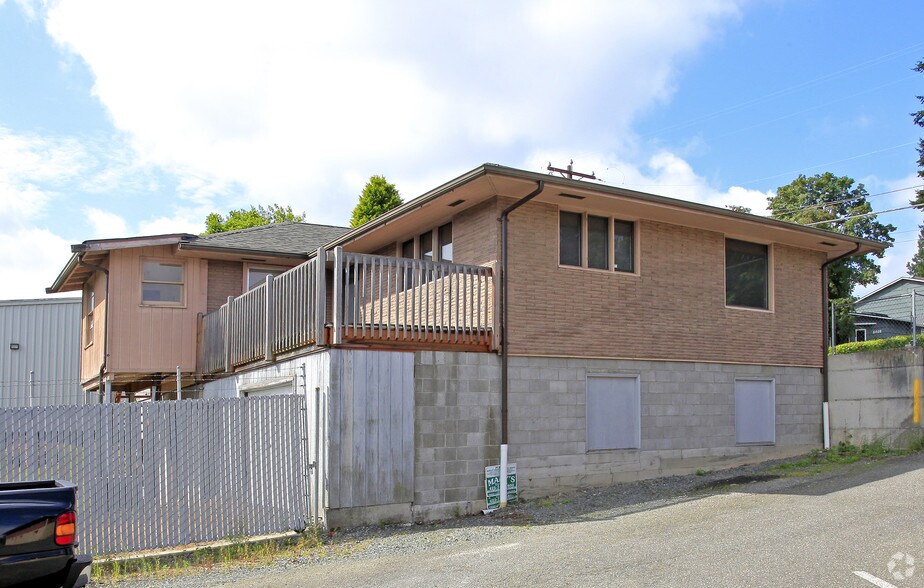 More Photos Of 6409 Fleming St, Everett Office For Lease