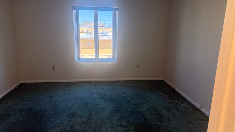 More Photos Of 2900 Dune Dr, Avalon Office For Lease