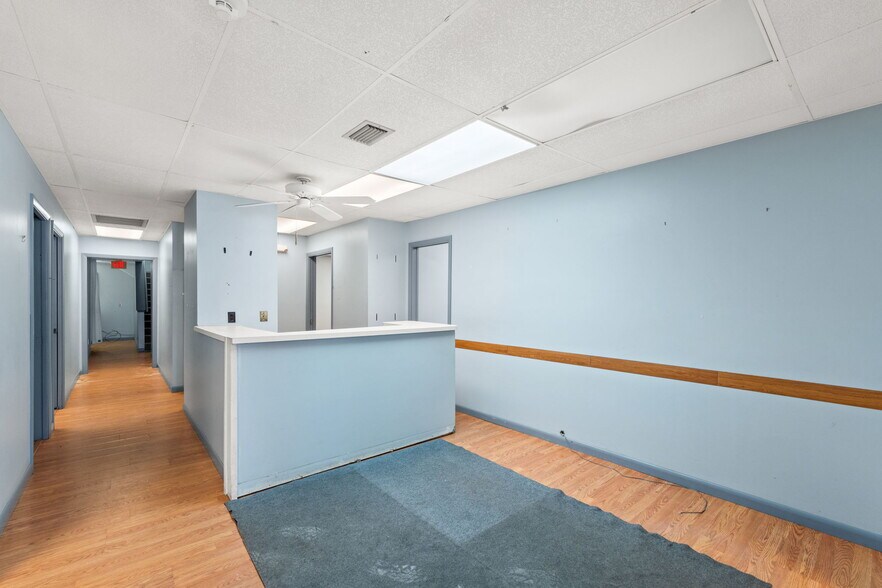 More Photos Of 215 W 6th St, Panama City Medical For Lease