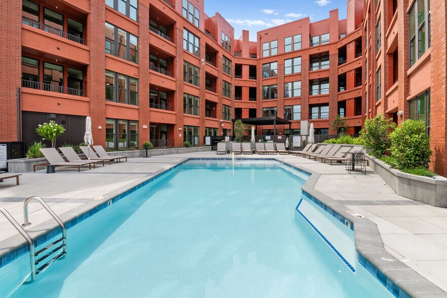 More Photos Of 300 E 36th St, Charlotte Apartments For Lease