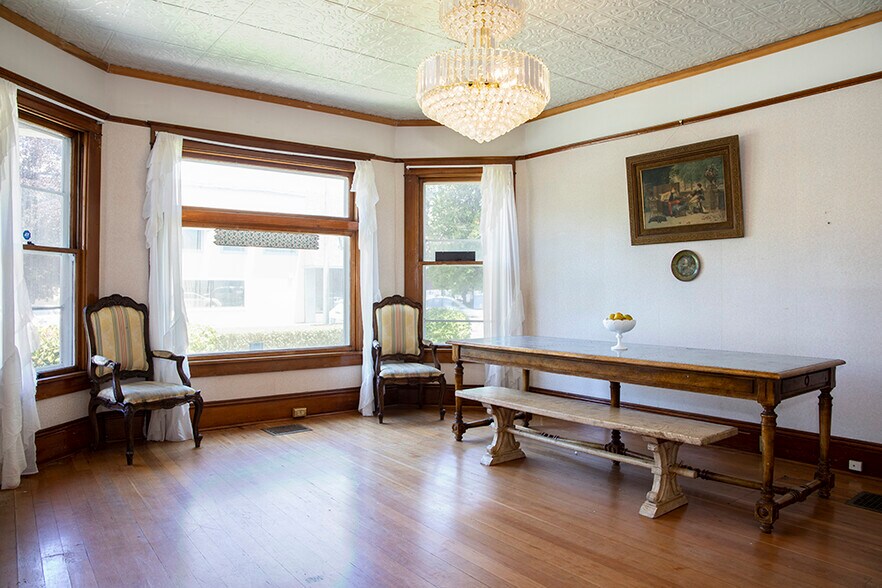 More Photos Of 139 SW I St, Grants Pass Specialty For Sale