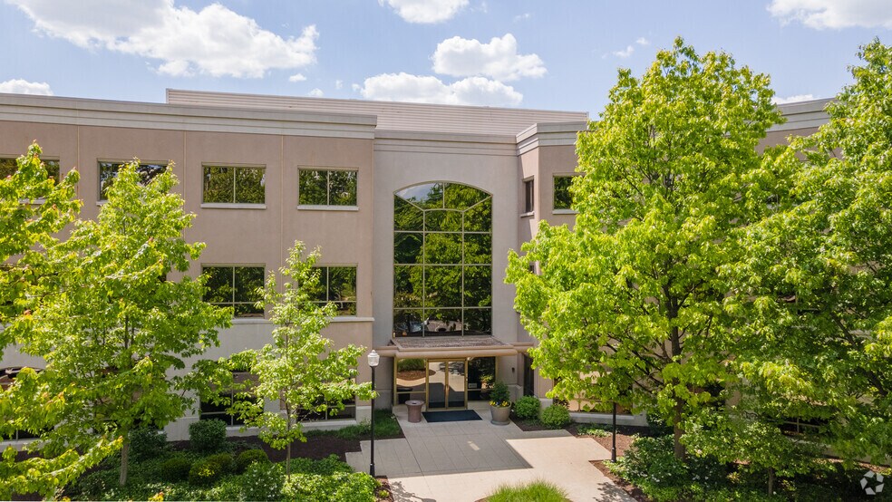 More Photos Of 9435 Waterstone Blvd, Cincinnati Office For Lease