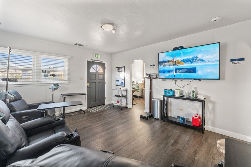 More Photos Of 76 Alabama St, Redlands Office For Lease