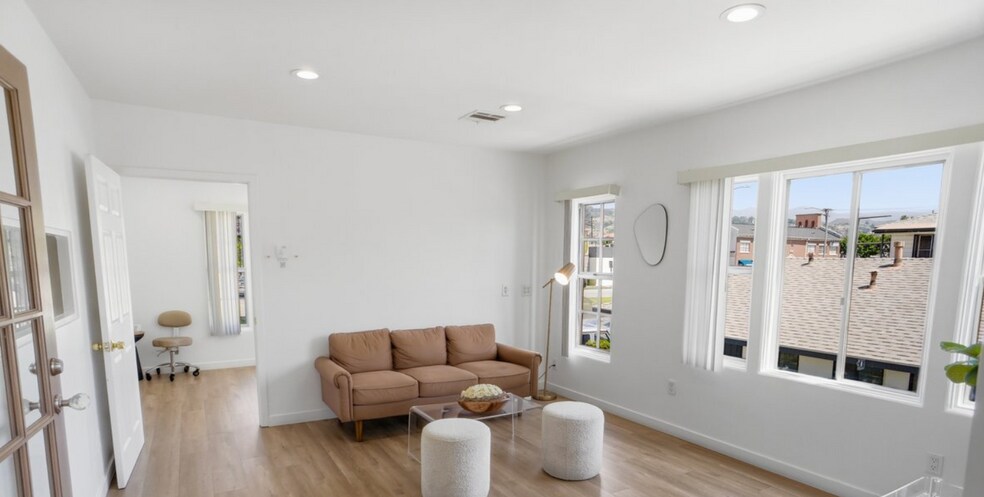 More Photos Of 530-532 W Glenoaks Blvd, Glendale Medical For Lease