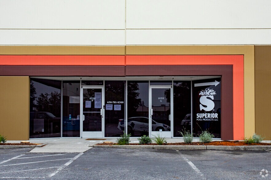 More Photos Of 2692 Middlefield Rd, Redwood City Warehouse For Lease