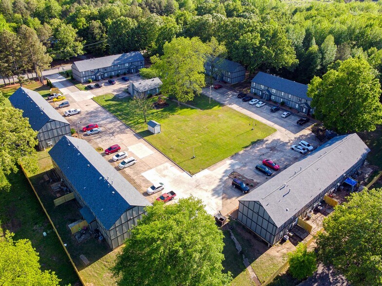 More Photos Of 1906 W Matthews Ave, Jonesboro Apartments For Sale