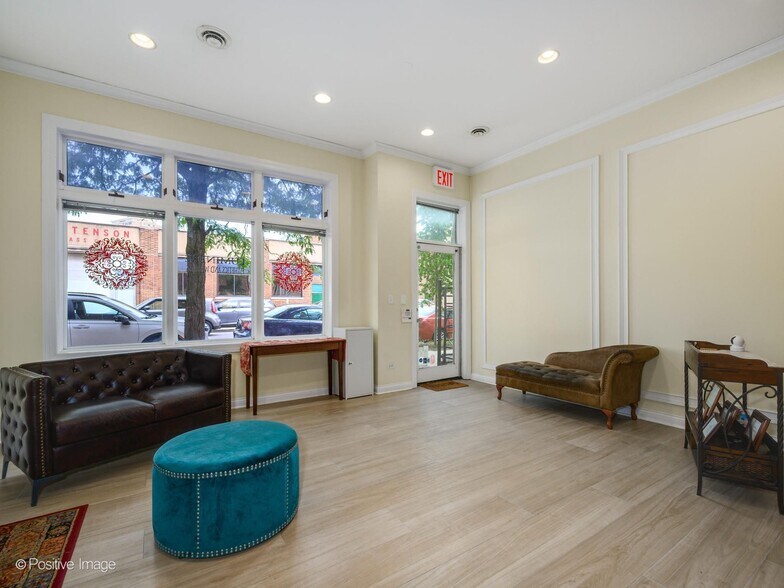 More Photos Of 3248 N Sheffield Ave, Chicago Storefront Retail Residential For Sale