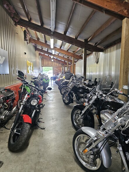 More Photos Of 1204 Bendigo Blvd N, North Bend Auto Dealership For Lease