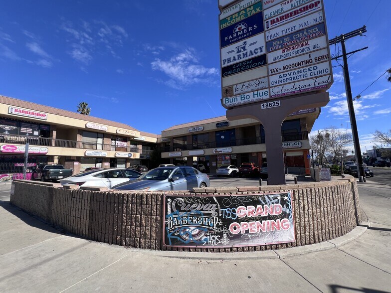 More Photos Of 18625 Sherman Way, Reseda Office For Lease
