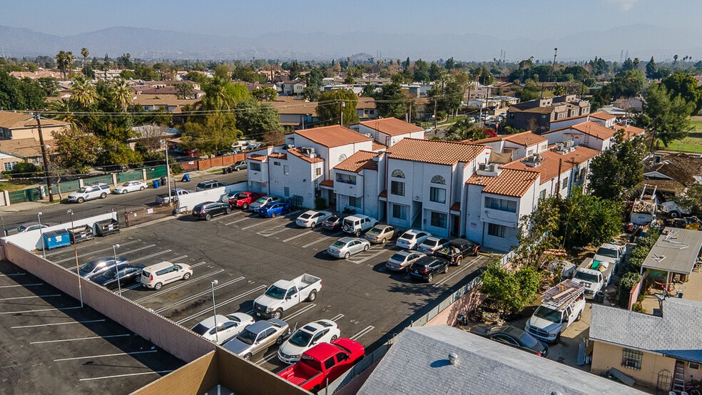 More Photos Of 9261 Wakefield Ave, Panorama City Apartments For Sale