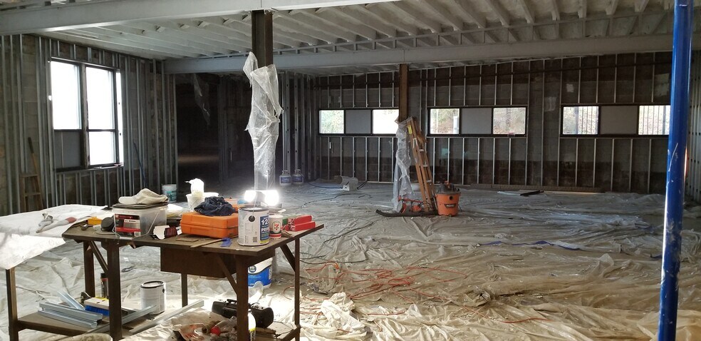 More Photos Of 1123 Ivy Hill Rd, Philadelphia Warehouse For Lease