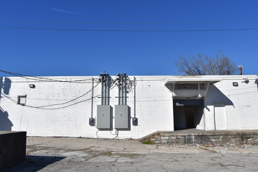 More Photos Of 2401 Carraway Blvd, Birmingham Warehouse For Lease
