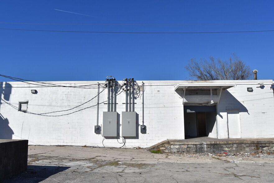 More Photos Of 2401 Carraway Blvd, Birmingham Warehouse For Lease