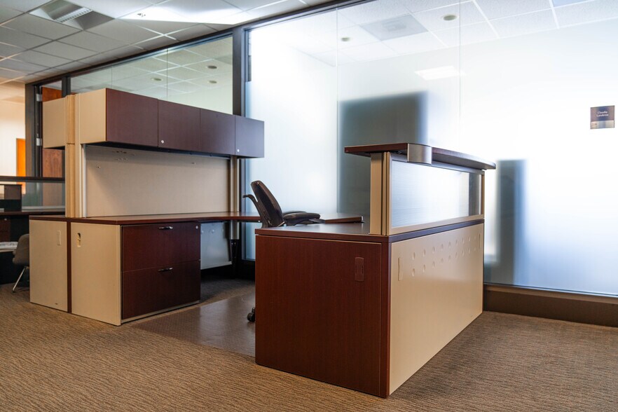 More Photos Of 7800 Beverly Blvd, Los Angeles Movie Radio TVStudio For Lease