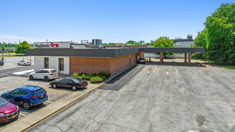 More Photos Of 1930 Niagara Falls Blvd, Tonawanda Bank For Sale
