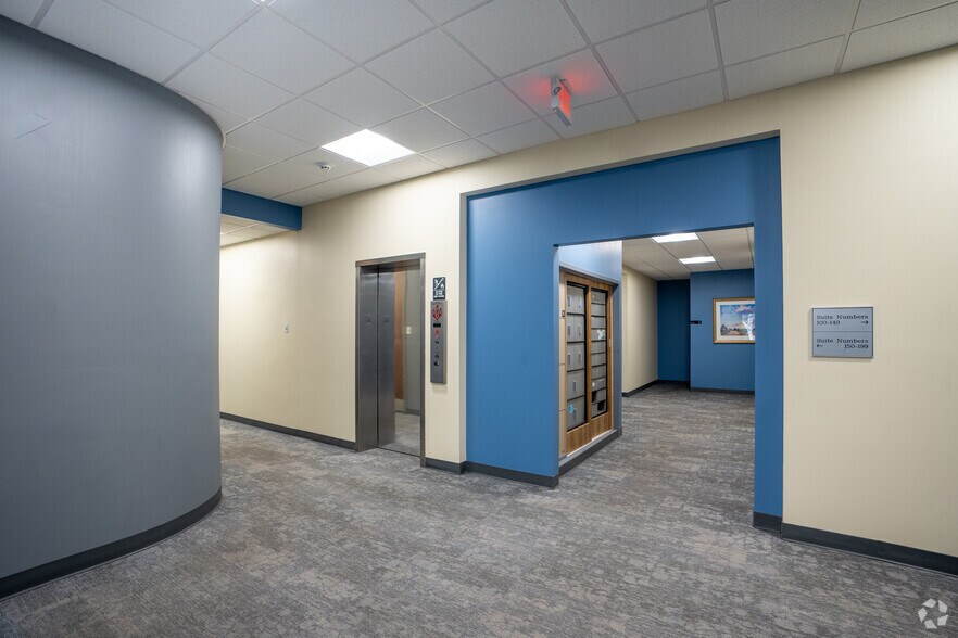 More Photos Of 100 Centerview Dr, Birmingham Office For Lease