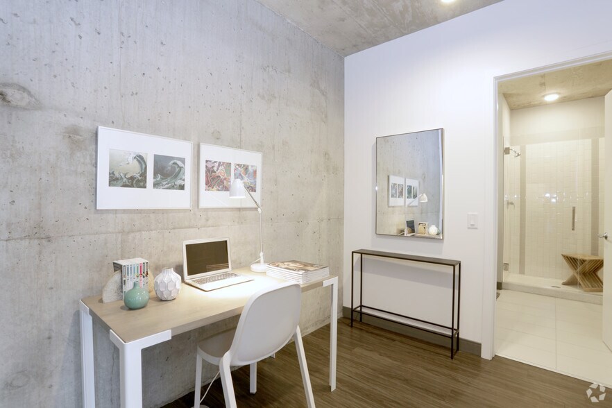 More Photos Of 215 W Lake St, Chicago Apartments For Lease