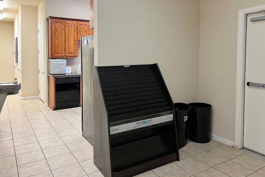 More Photos Of 3918 Telephone Rd, Lake Worth Medical For Lease