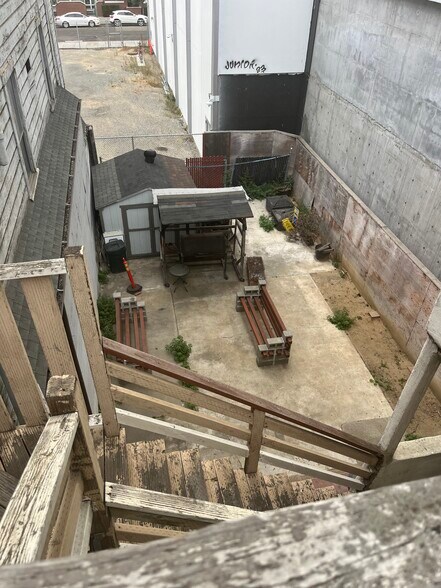 More Photos Of 610-612 14th St, Oakland Storefront Retail Residential For Sale